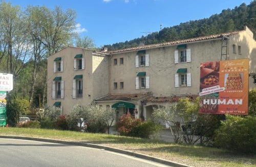 Villecroze Hotel | HUMAN HOTEL RESTAURANT Park