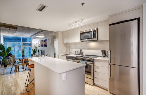International District Apartment | Humaniti - Serviced 1-Bedroom in Montreal