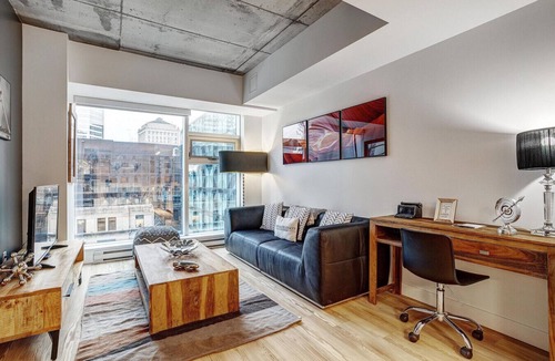 International District Apartment | Humaniti - Serviced 1-Bedroom in Montreal