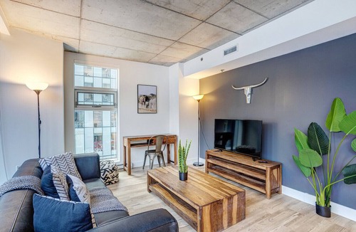 International District Apartment | Humaniti - Serviced 1-Bedroom in Montreal