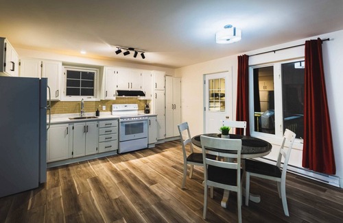 Pasadena House | Humber Valley Lakefront Cabin