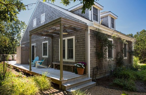 West Tisbury House | Humble Abode/Charming Cottage Near Long point Beach