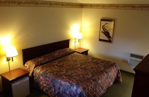 Garberville Hotel | Humboldt Redwoods Inn