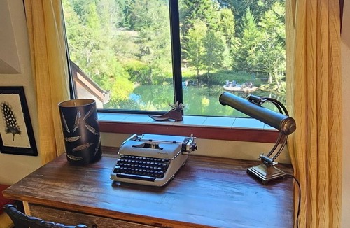 Arcata Cottage | Humboldt Romantic Rural Hideaway