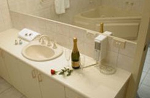 Fawkner Hotel | Hume Villa Motor Inn