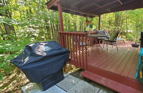 Sainte-Ann-des-Lacs House | Hummingbird House