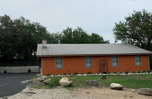 Concan House | Hummingbird Cabin, located down Riverroad close to local shops and restaurants!