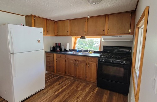 Pittsburg House | Hummingbird Haven LLC