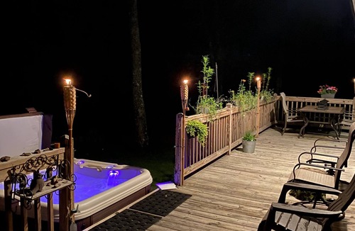 Ozone Cottage | Hummingbird Hideaway