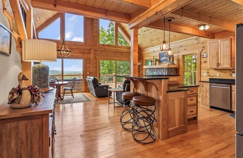 Vein Mountain Cabin | Hummingbird Hill-Big Mountain Views