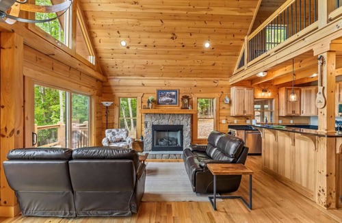 Vein Mountain Cabin | Hummingbird Hill-Big Mountain Views