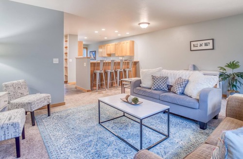 Shorepine Village House | Hummingbird Hollow