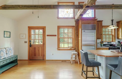 Dyke House | Hummingbird's Rest - Wine Country Cabin Retreat