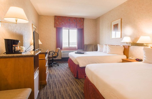 Downtown Winnipeg Hotel | Humphry Inn & Suites