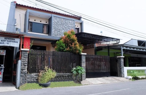 Tegal House | Hunian rumah 2 lantai yang terletak di pusat kota, strategis dan terjangkau.