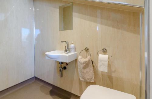 Reighton House | Hunroe Brow