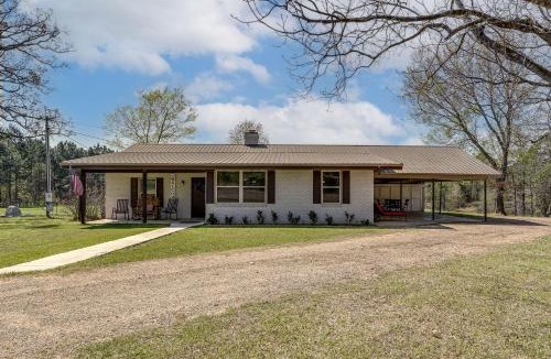 Lockesburg House | Hunt, Fish & Birdwatch: Peaceful Lockesburg Escape