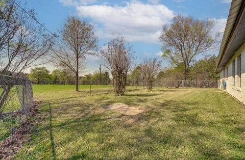 Lockesburg House | Hunt, Fish & Birdwatch: Peaceful Lockesburg Escape