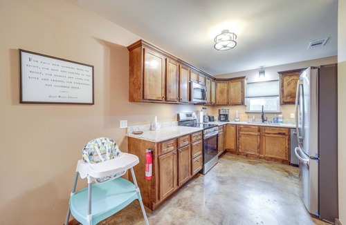 Daisy House | Hunt, Fish & Enjoy the Outdoors: Rural Atoka Home