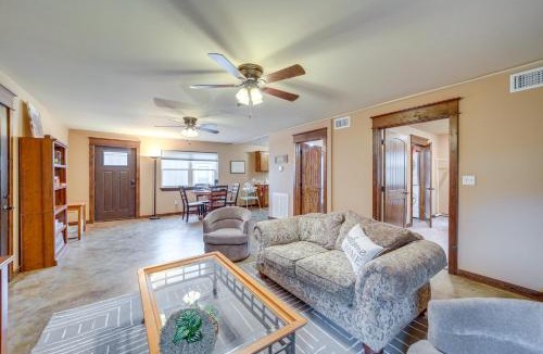 Daisy House | Hunt, Fish & Enjoy the Outdoors: Rural Atoka Home