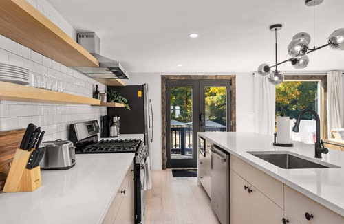 Hunter House | Hunter Bungalow - Luxury Cabin, Kid-Friendly