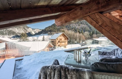 Morzine Ski Chalet | Hunter Chalets - Lodge des Nants - Fully Catered