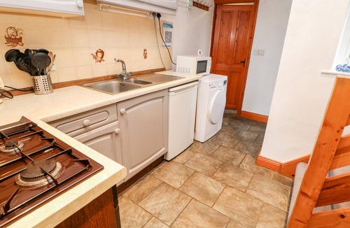 Haltwhistle Cottage | HUNTER COTTAGE, pet friendly, with a garden in Haltwhistle