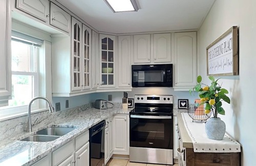 Crescent Beach Cottage | Hunter's Haven by Distinctive Beach Rentals