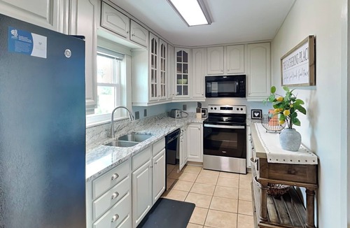 Crescent Beach Cottage | Hunter's Haven by Distinctive Beach Rentals