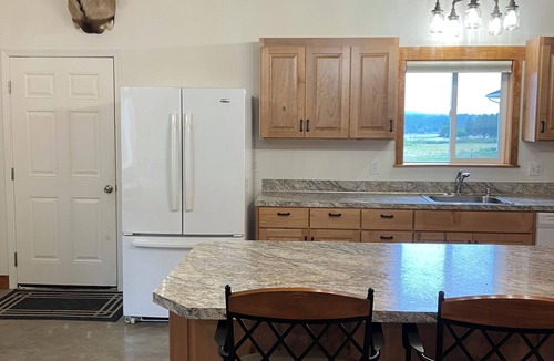 Oak Harbor Apartment | Hunter's Haven