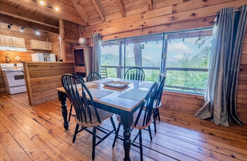 Townsend Cabin | Hunter's Hideaway (2-Bedroom Cabin) with Mountain view - Pets Allowed by RedAwning