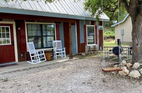 Concan Cabin | Hunter's Ridge Cabins - 3