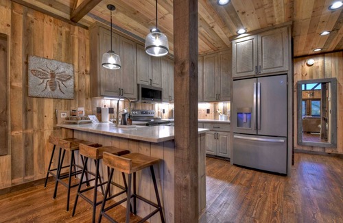 Epworth Cabin | Hunter's Treehouse | Free Night Offer!