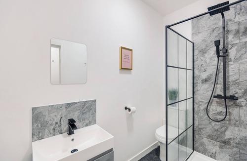 North Shore Apartment | Hunter Suite By Sasco Apartments