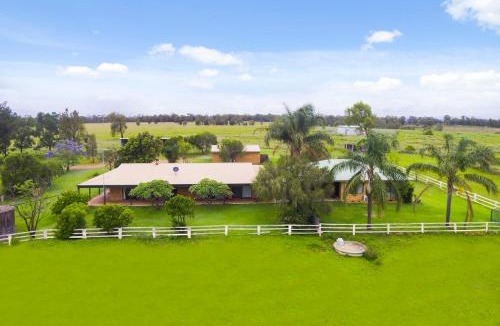 Whittingham House | Hunter Valley Homes Pets Heated Pool