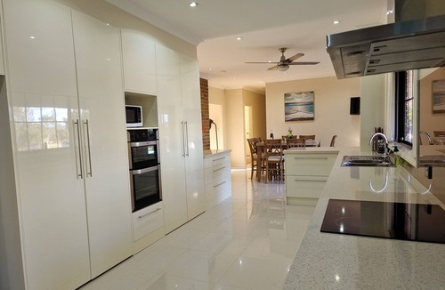 Nulkaba House | Hunter Valley Nulkaba breathtaking views & relax