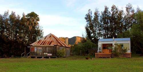 Pokolbin House | Hunter Valley Vineyard Cabin by Outpost