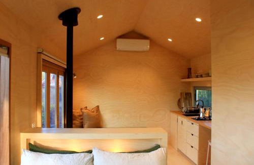 Pokolbin House | Hunter Valley Vineyard Cabin by Outpost