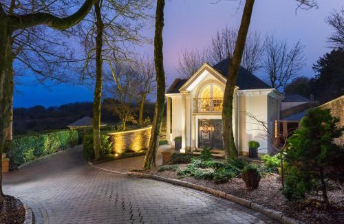 Boscundle House | Hunters Moon