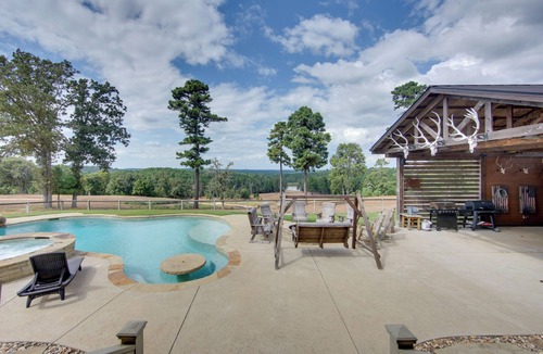 Palestine House | Hunters' Paradise: Texas Ranch Home w/Pool
