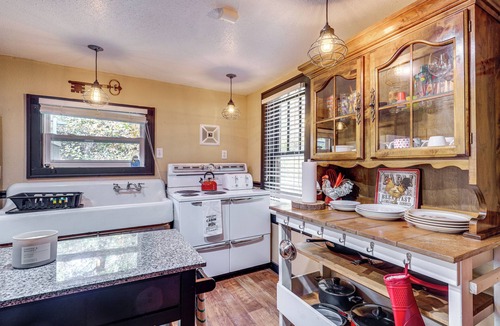 Glover Cabin | Hunters Welcome! Creekside Missouri Ozarks Cabin