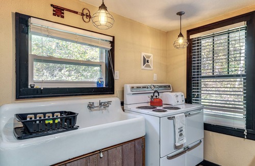 Glover Cabin | Hunters Welcome! Creekside Missouri Ozarks Cabin