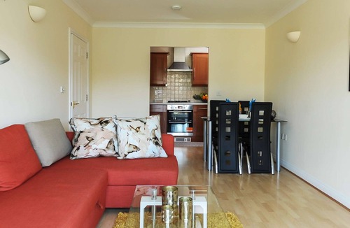 Reading Apartment | Hunters Wharf River View by Select SA