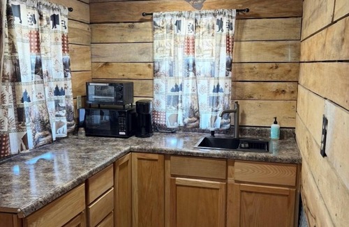 Pope County Cabin | Hunting Cabin with breathtaking views surrounded by The Shawnee National Forest.