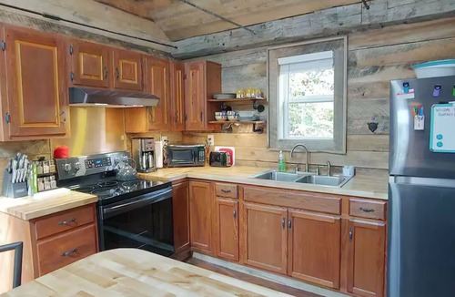 Stony Creek Cabin | Huntress Cabin at GreenMan Farm