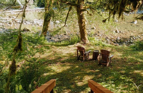 Skykomish Cabin | Hunts Hut: spa, riverfront view, generator, 15mi to ski hill!
