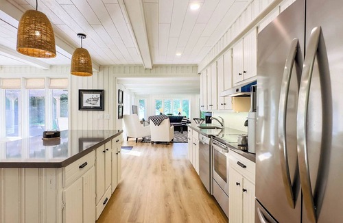 Huron-Kinloss Cottage | Huron Shores, Hot Tub, Lakefront