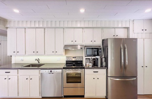 Huron-Kinloss Cottage | Huron Shores, Hot Tub, Lakefront