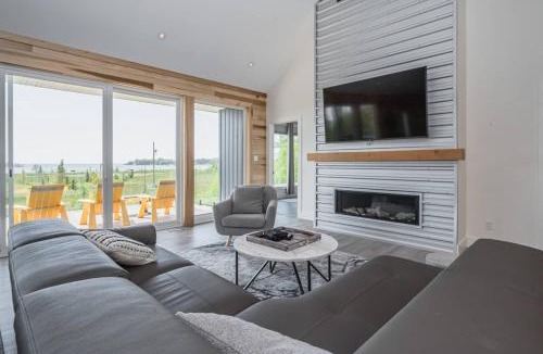 South Bruce Peninsula House | Huronia Luxury Lakefront Views and Game Room
