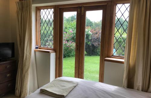 Godalming Bed & Breakfast | Hurst Hill